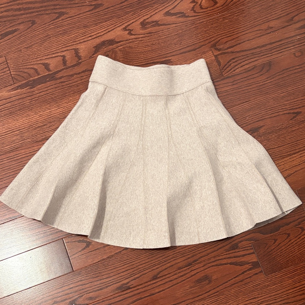 Club Monaco Pleated Mini Skirt in Cream NWT